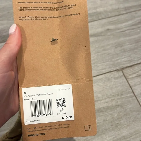 New!! Nike women's ruffle socks - Picture 4 of 4